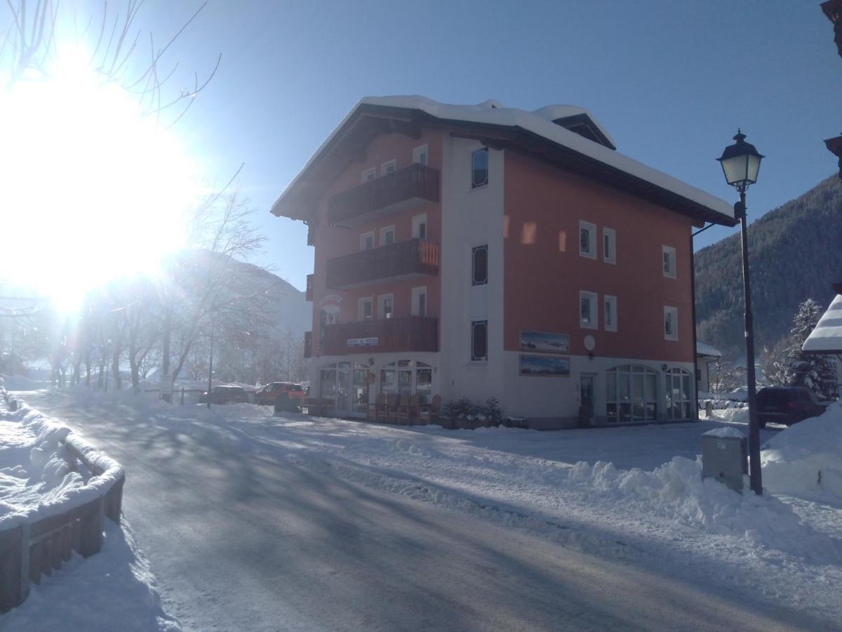 Hotel Garni Al Nardis Carisolo Exteriör bild