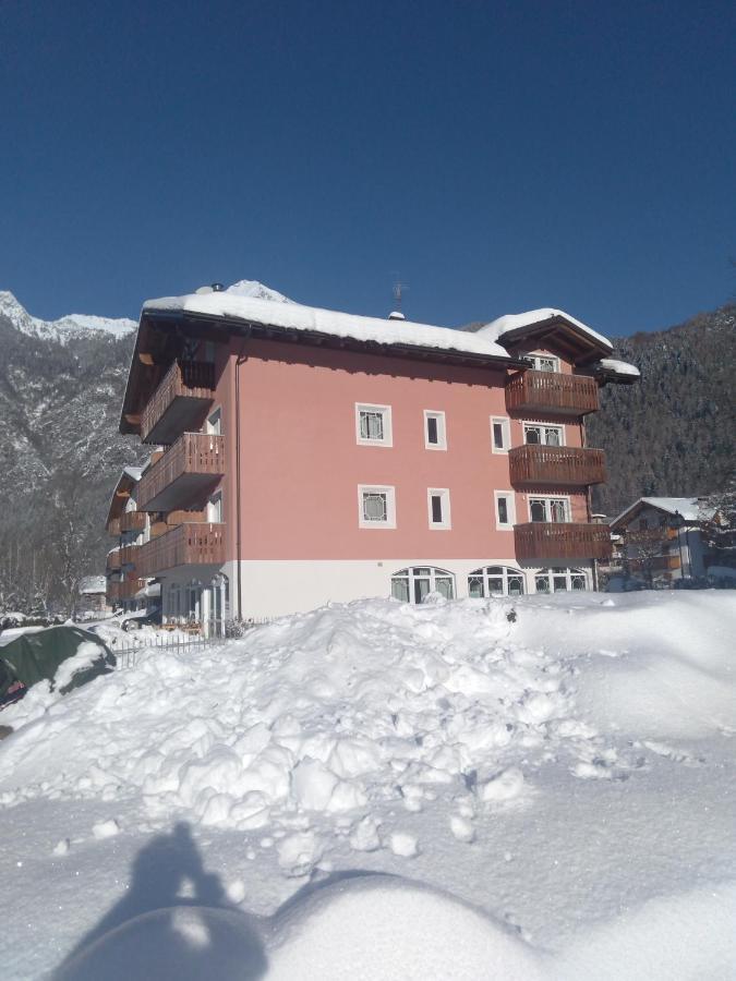 Hotel Garni Al Nardis Carisolo Exteriör bild