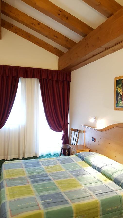 Hotel Garni Al Nardis Carisolo Exteriör bild