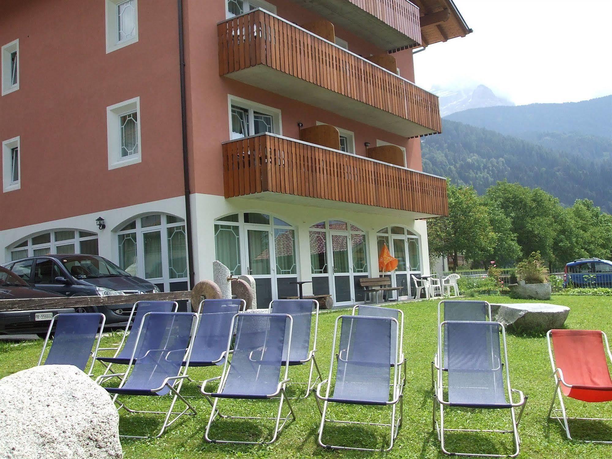 Hotel Garni Al Nardis Carisolo Exteriör bild