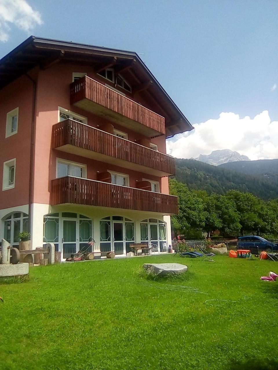 Hotel Garni Al Nardis Carisolo Exteriör bild