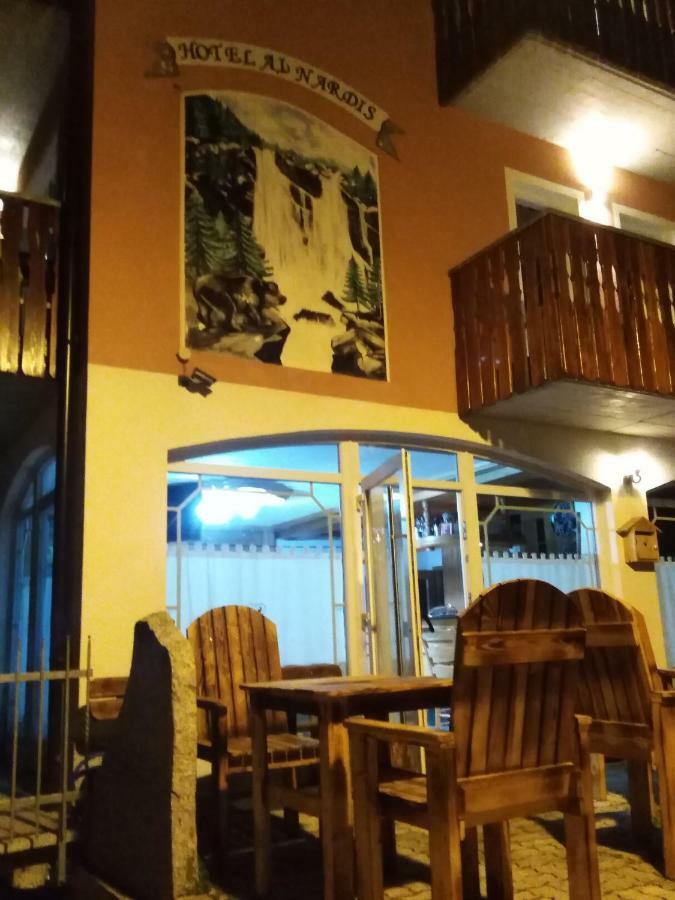 Hotel Garni Al Nardis Carisolo Exteriör bild
